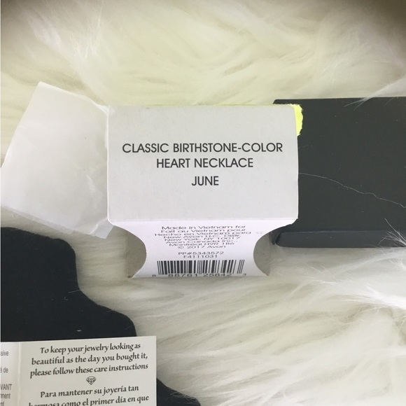 AVON Classic Birthstone Color heart necklace June - Picture 5 of 11